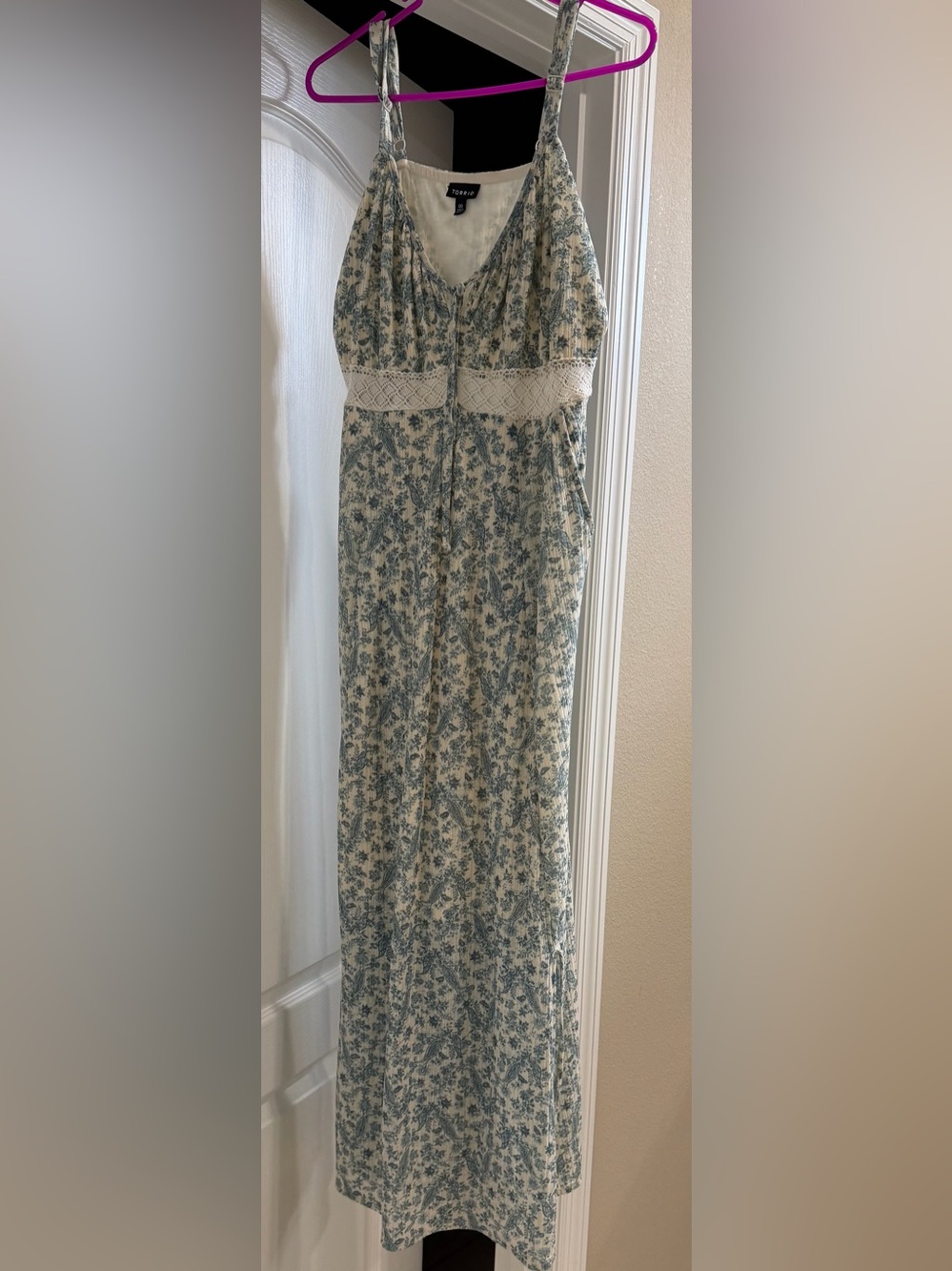 Torrid Light Blue Floral Sleeveless Women’s Dress